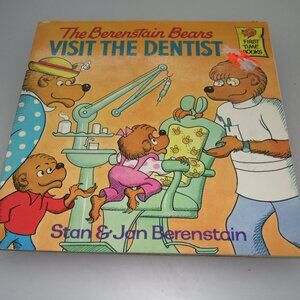 The Berenstain Bears VISIT THE DENTIST Color Illustrated Paperback Learning Read